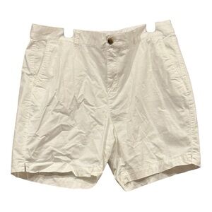 Old Navy White Cotton Shorts Size 16. NWOT ARH
